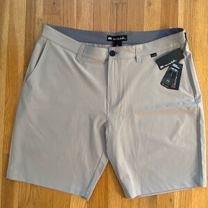 Travis Mathew Starnes Khaki Short Size 38 NEW with Tags Pure Performance Line